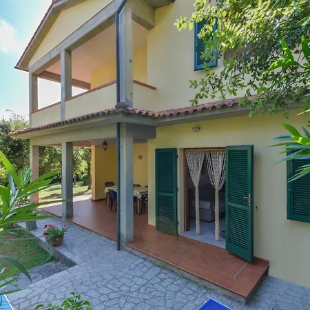 Casa Castagnola Feriehus